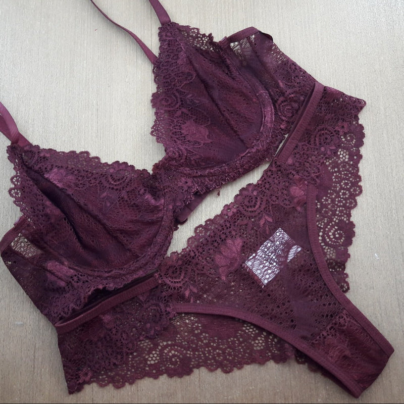 Conjunto de lingerie em  Renda Sem Bojo